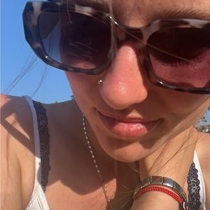 Meet your Posher, Quinn